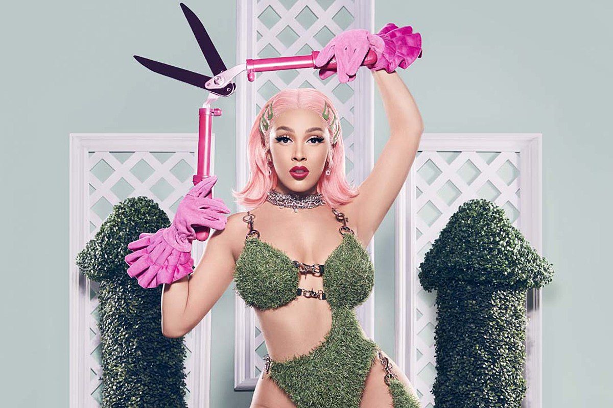 Doja Cat Fights With Fans Who Are Calling Her Out After Returning to Social Media