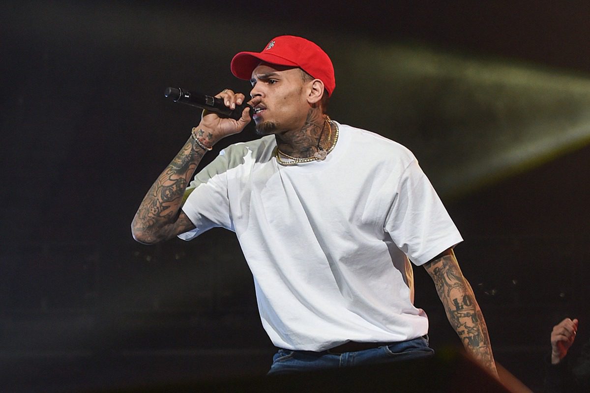 Chris Brown Doesn’t Think Anyone Can Beat Him in a Hit Challenge