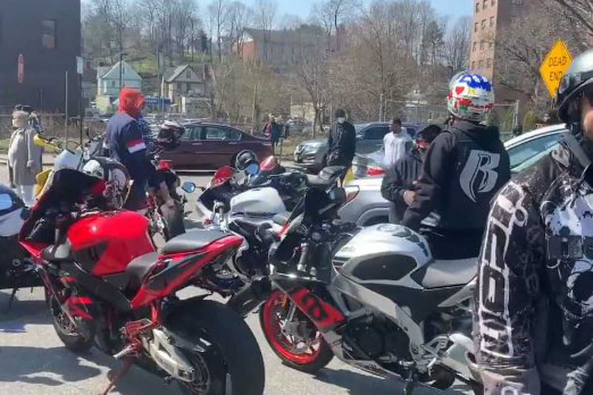 Ruff Ryders Motorcycle Club Ride to Hospital to Show DMX Support – Watch