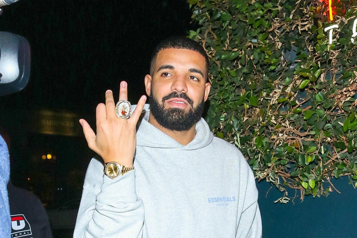 Drake Rents 70,000-Capacity Stadium, Has Dinner on 50-Yard Line to Celebrate Winning Artist of the Decade – Report