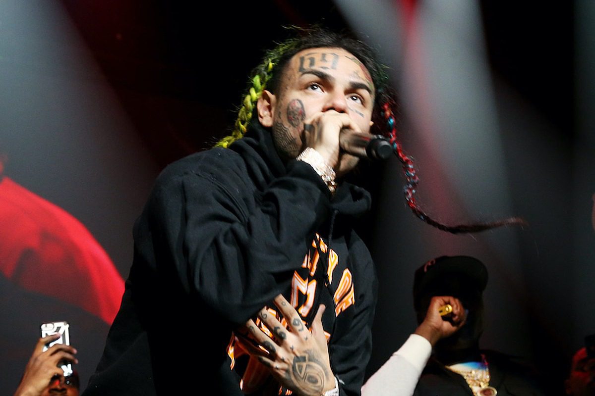 Hundreds of 6ix9ine Fans Upset After Tekashi Refuses to Perform at Show – Report