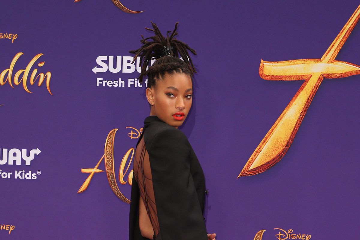 Willow Smith Shaves Her Head While Performing “Whip My Hair”