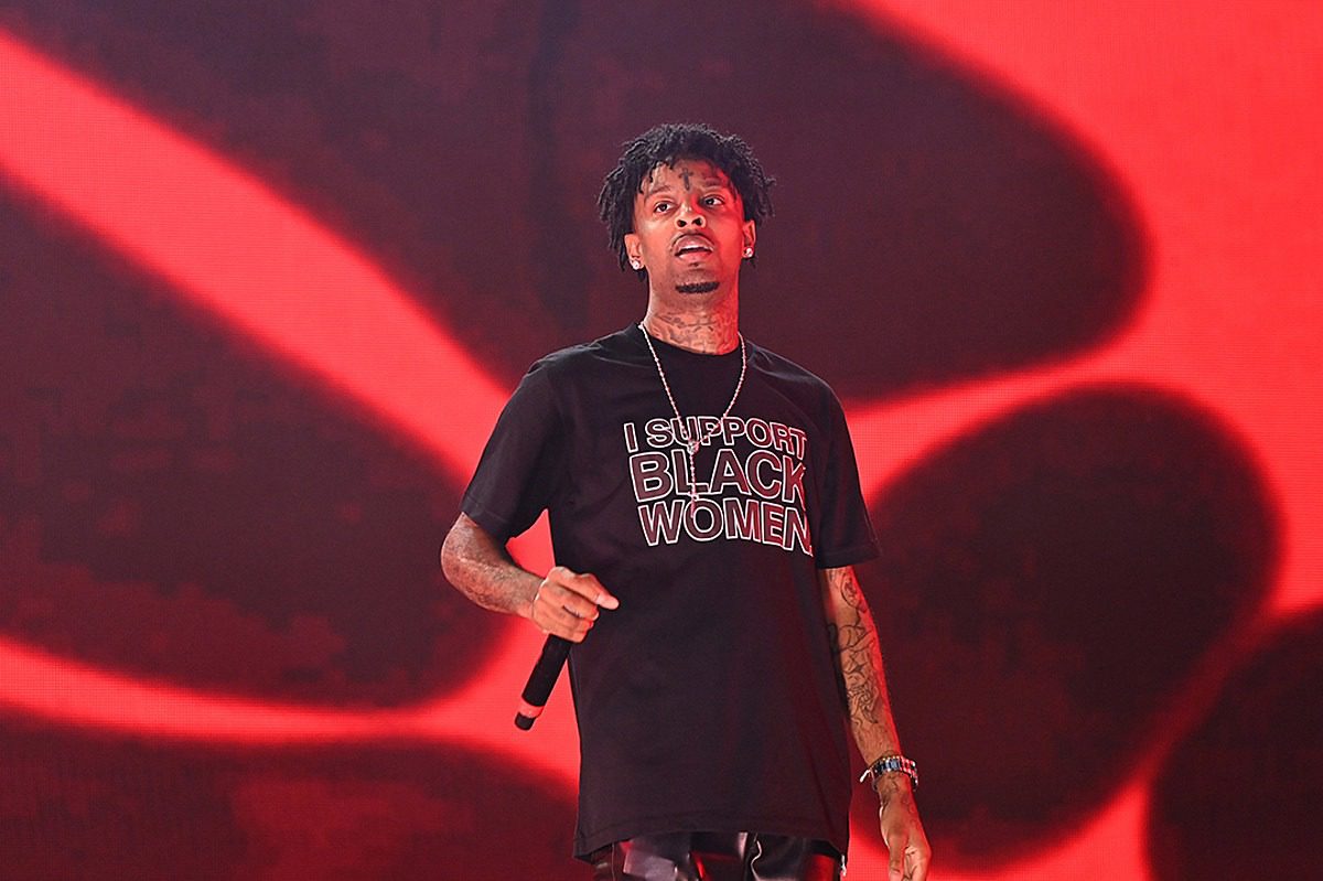 21 Savage Turns Himself in to Police Following Warrant Related to His ICE Case, His Attorneys Say – Report