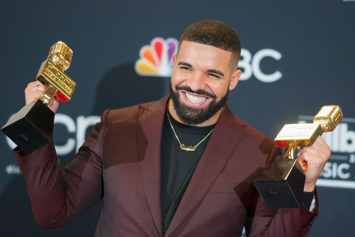 Drake Back On The Top Of The Charts – AGAIN
