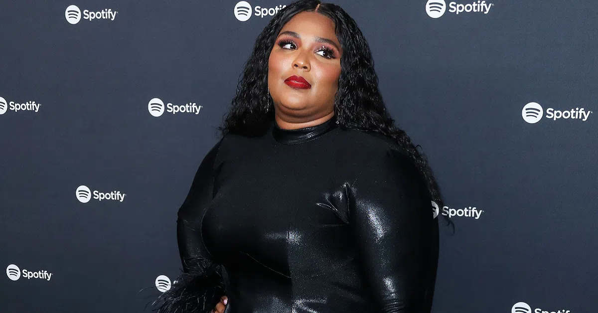 Lizzo Plays New Music For Her Mom For The First Time And Her Reaction Is Epic