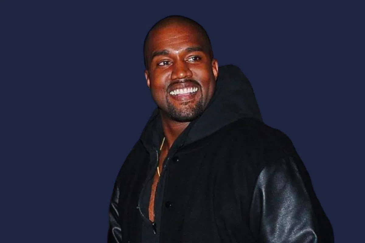 Kanye West All Smiles Belting Out Karaoke At Floyd Mayweather’s Birthday Party