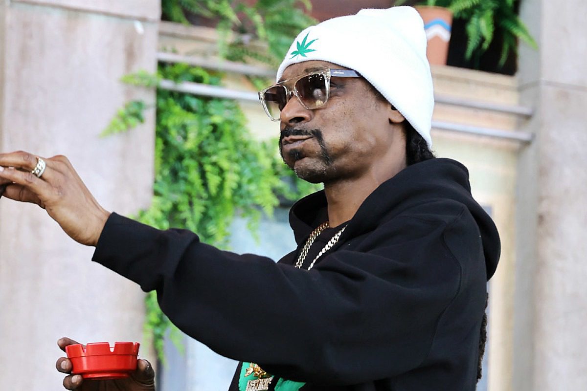 Snoop Dogg Raises His Blunt Roller’s $50,000 Salary Due to Inflation