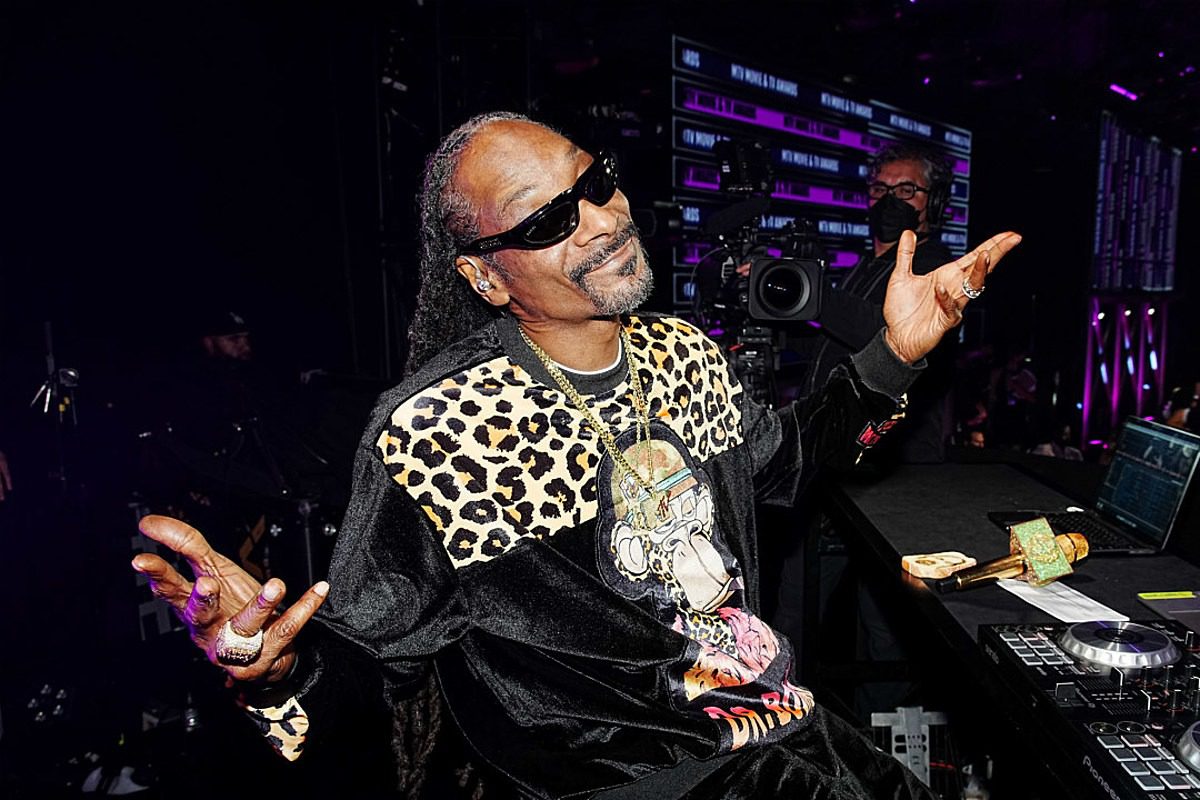 NFT Company Hires Snoop Dogg Impersonator to Create Excitement for Event, Real Snoop Reacts