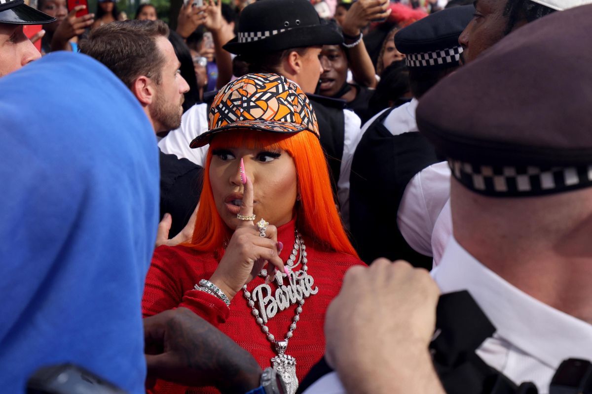 IMAGES: Nicki Minaj Too Popular For Her Own Meet And Greet