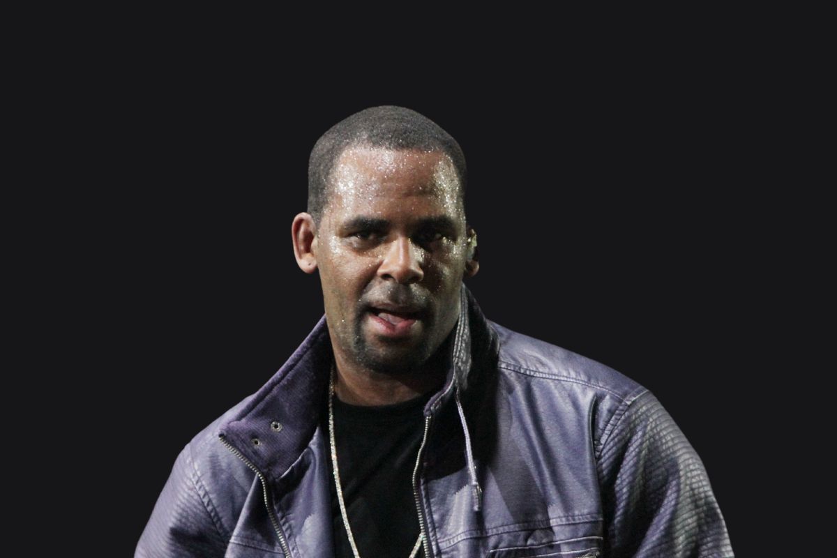 R. Kelly Kept A Gym Bag Filled With Explicit Videos Of Kids Every Where He Went