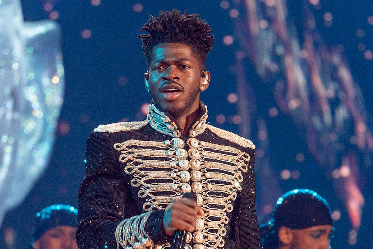 Lil Nas X Pauses Live Performance Because He Has to Go Poop – Watch