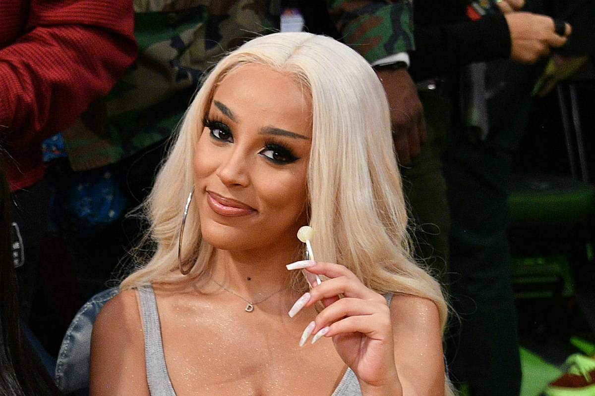 Doja Cat Suffers Wardrobe Malfunction, Exposes Breast While Leaving Her Birthday Party