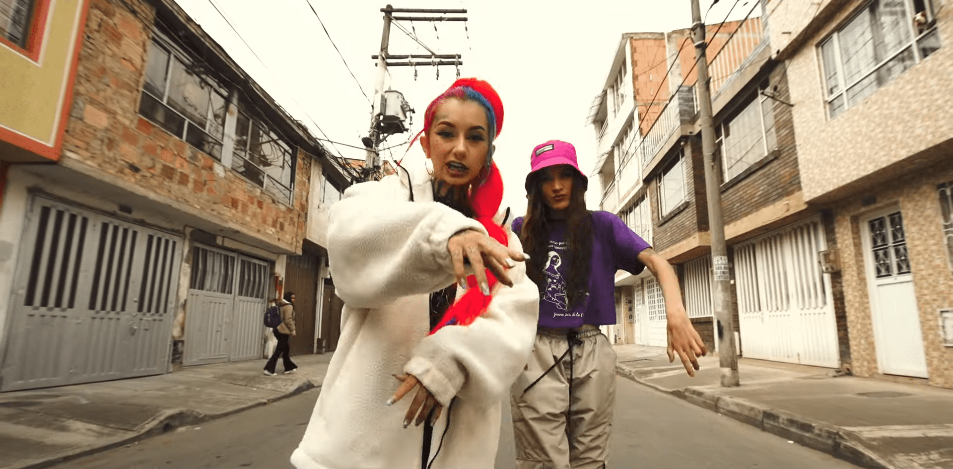 Colombia Rap Queens Kei Linch And La Farmakos Connect In New Video “Hijas De Barrio”