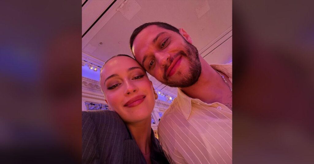 Photo of Elsie Hewitt and Pete Davidson