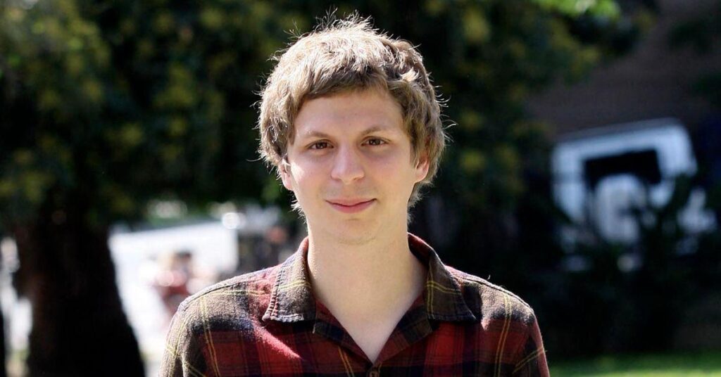 tom cruise reprimanded michael cera first time met runs set