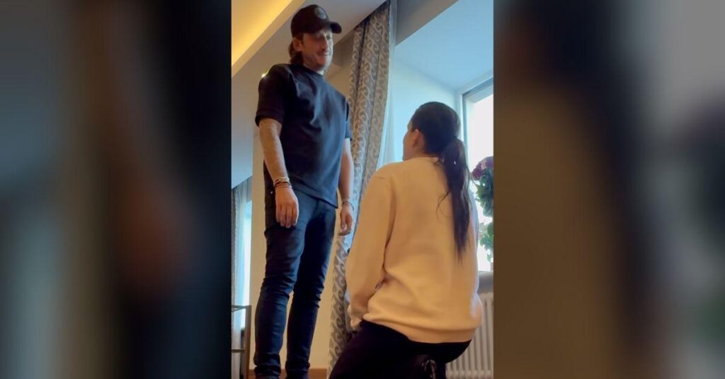 Image of Bella Thorne proposed to Mark Emms.