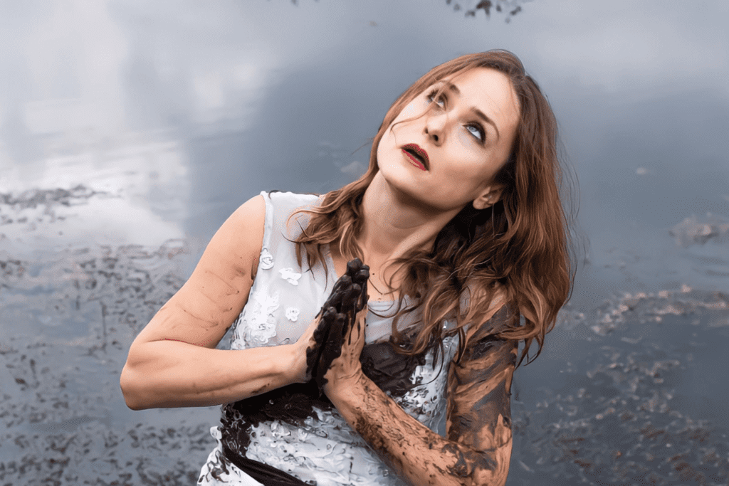 Finding Light in the Cracks: Katie Runnels and the Rise of “Imperfect Beauty”