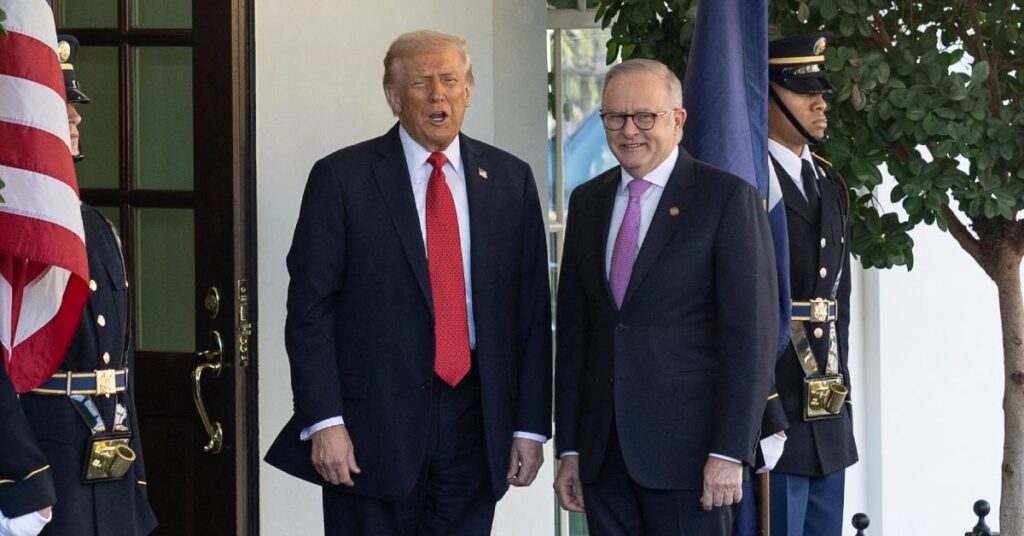 Photo of Donald Trump hinted Kevin Rudd should 'apologize' for his past negative remarks abotu the president.
