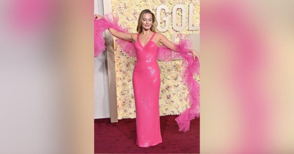 margot robbie sexiest outfits photos
