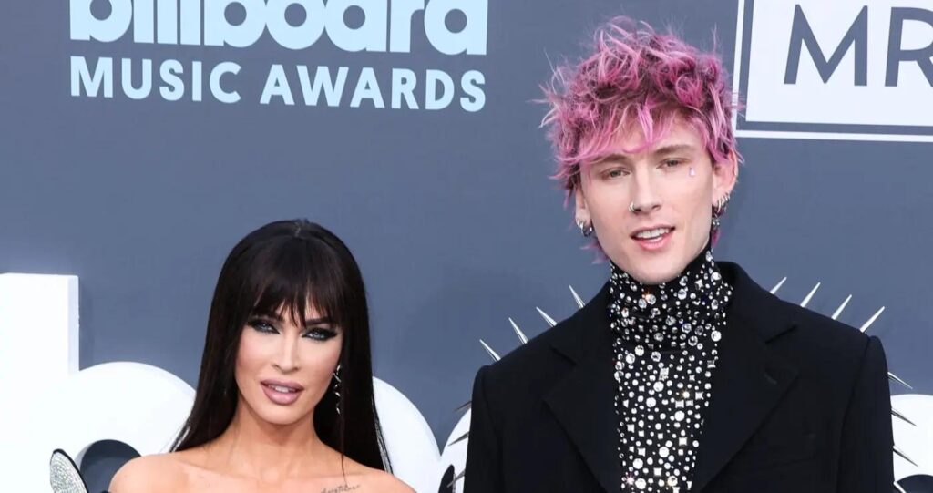 Photo of A new report claimed the actress and Machine Gun Kelly are back together but 'haven't put a label' on their relationship.