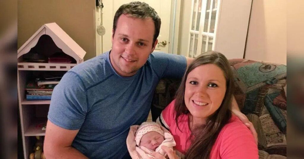 Photo of Anna Duggar showed off platinum blonde hair in new social media photos.