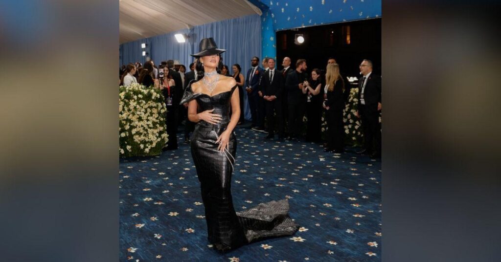 celebrity wardrobe blunders that made headlines photos