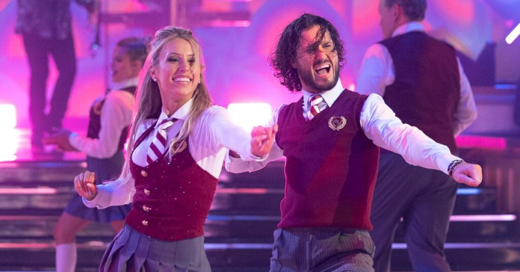 Image of Val Chmerkovskiy says Alix Earle 'deserves' to win 'DWTS.'