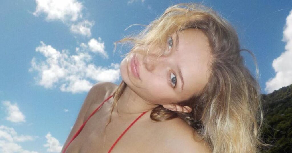 Gwyneth Paltrow’s Daughter Apple Resembles Her Mom in Sizzling Bikini Photo