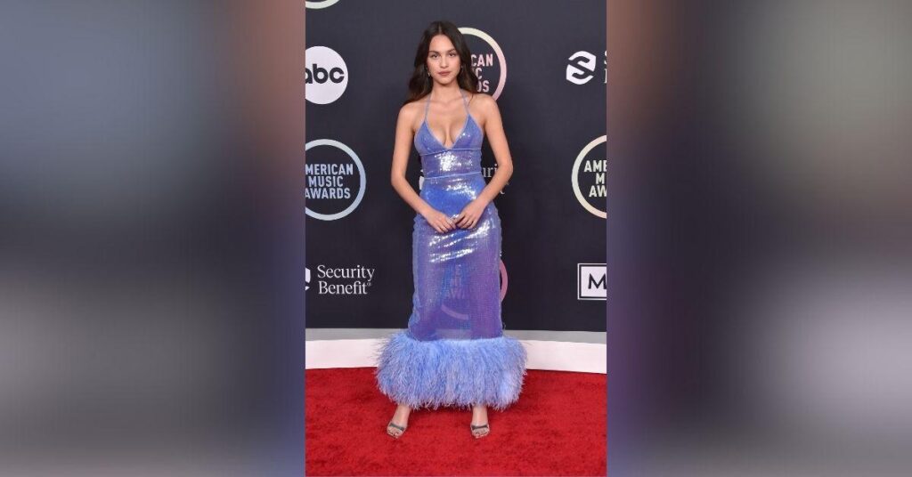 olivia rodrigo best braless moments hot photos