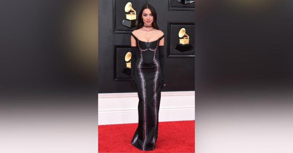 olivia rodrigo best braless moments hot photos