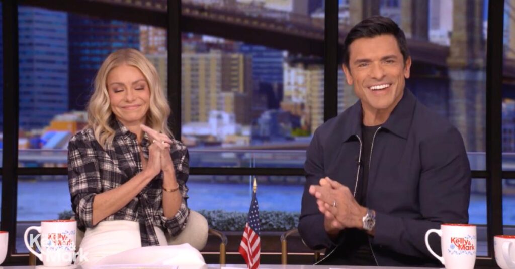 Image of Kelly Ripa said she's happy in hindsight that she and Mark Consuelos only had three kids.