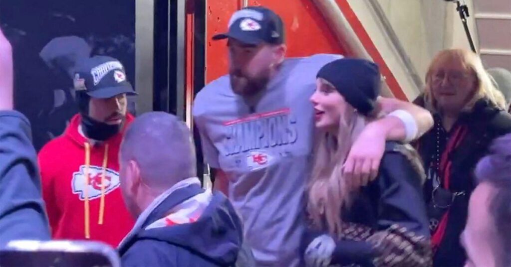 image of Taylor Swift joined the Kelce kids to watch Travis Kelce’s game on December 14.