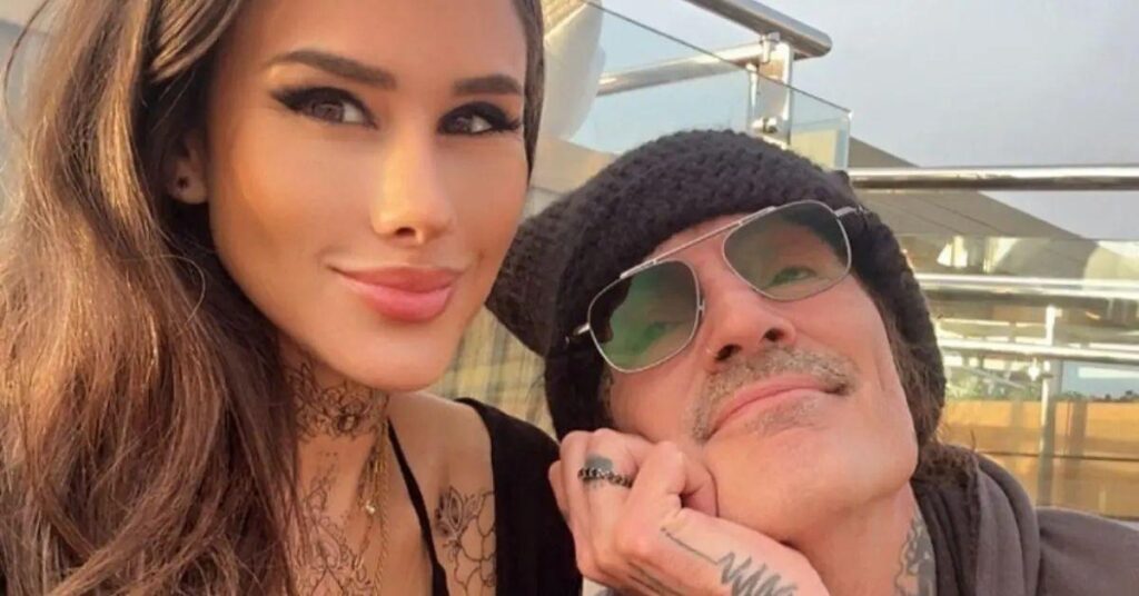 Photo of Tommy Lee has publicly praised his wife's '100 percent natural body.'