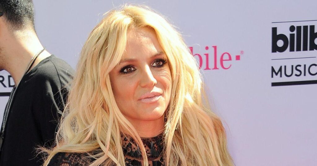 Britney Spears Set to Quit U.S. for English Countryside — With Help From One of World’s Biggest Brit Music Moguls