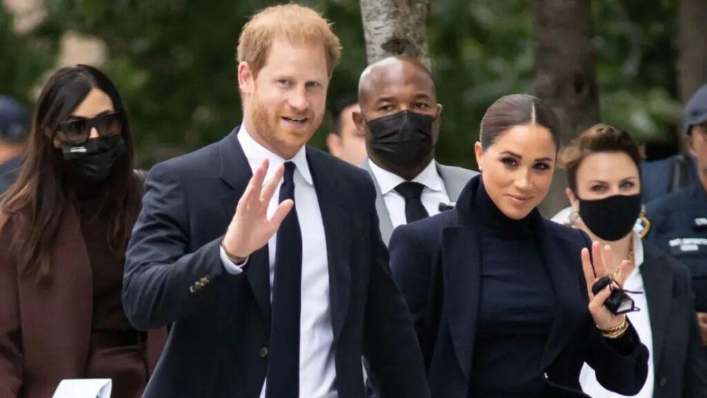 Photo of People made fun of Harry's visible bald spot in courtroom sketches.