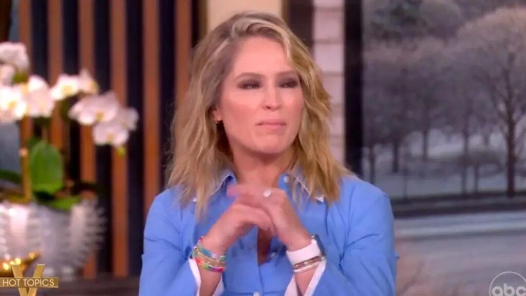 Photo of The costars know that audiences always assume the show got canceled whenever they take a hiatus.