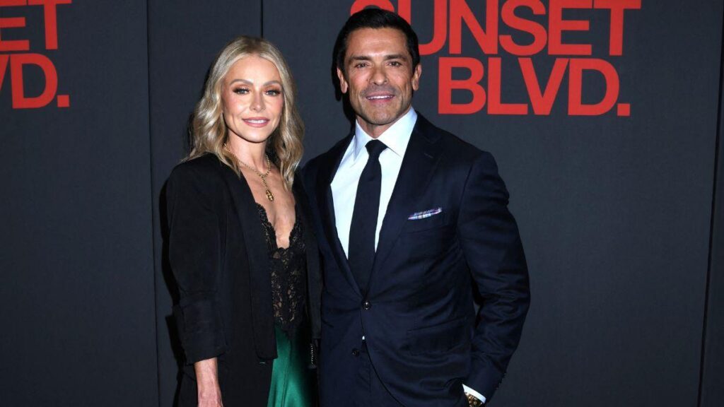 image of Kelly Ripa and mark Consuelos