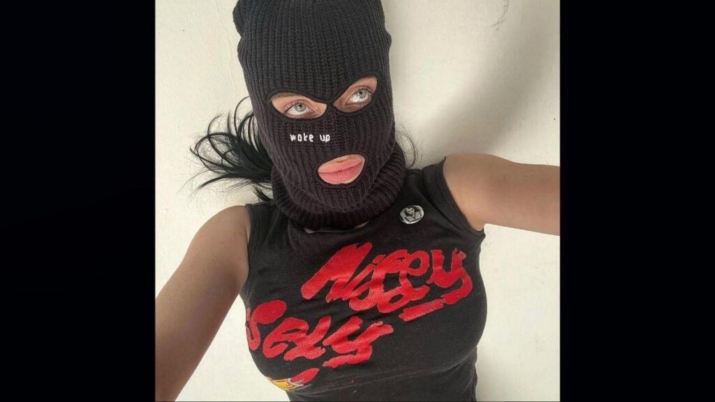 the hottest times billie eilish did not wear baggy clothes photos