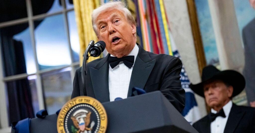 image of Many comments mocked Donald Trump’s weight and vanity.