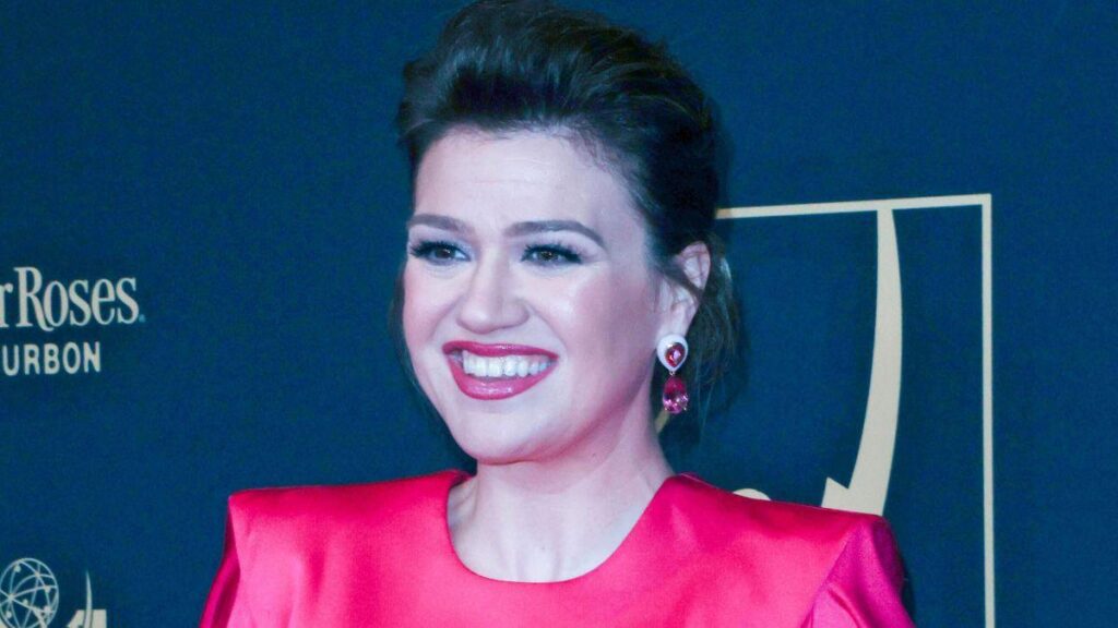 image of Kelly Clarkson moved from L.A. to NYC in 2023.