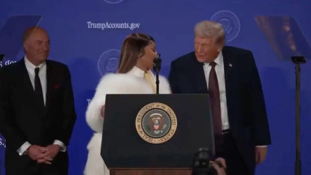 Photo of Nicki Minaj showed off a Trump Gold Card after her appearance with Donald Trump earlier this week.