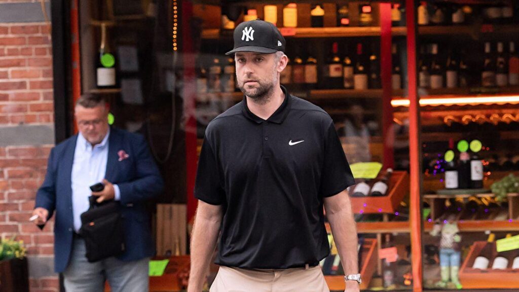 who is jennifer lawrence husband all about cooke maroney