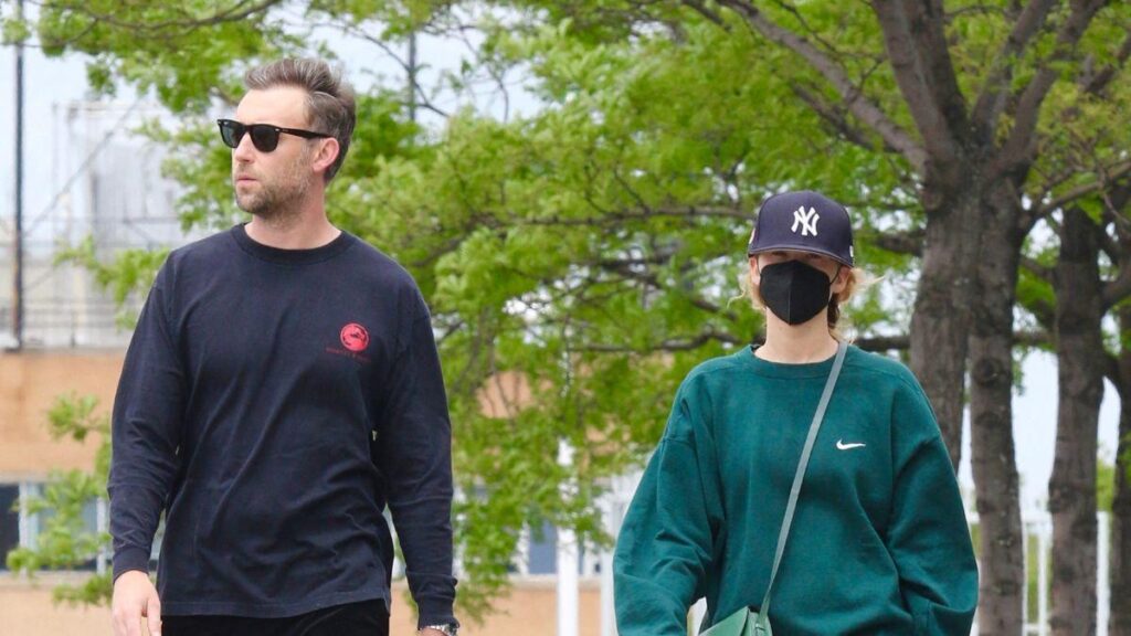 who is jennifer lawrence husband all about cooke maroney