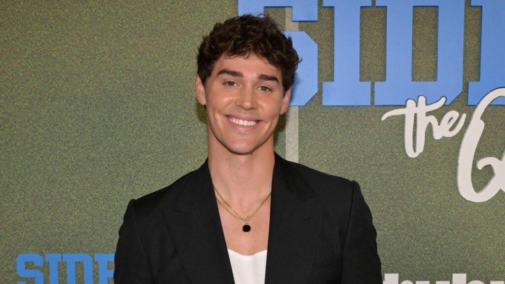 baywatch reboot cast stephen amell brooks nader