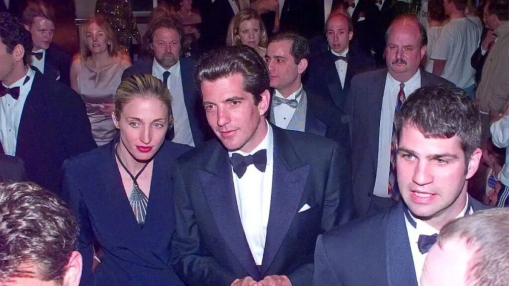 image of jfk jr and Carolyn Bessette