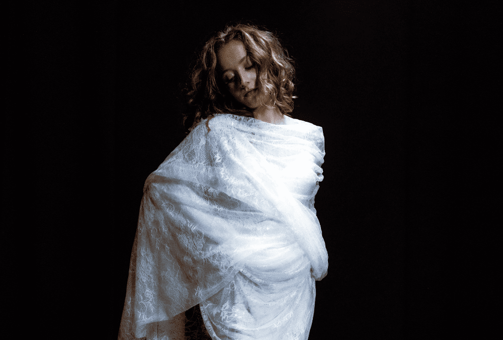 Nashville’s Em Franklin Releases “Suffocation Blue,” Her Most Ambitious Single to Date